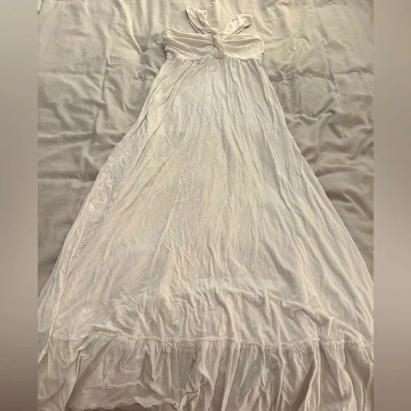 jessica simpson white maxi dress Love From Ya-Ya RARE Iconic Jessica Simpson White Halter Maxi Dress!